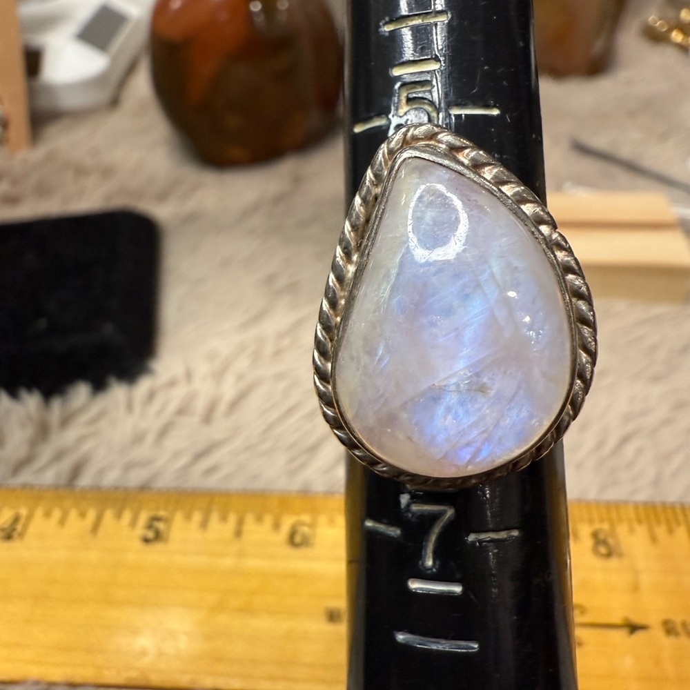 Silver and Gray Teardrop Ring .925